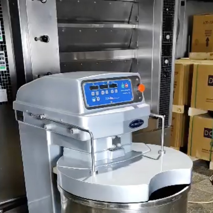 Тестомесильная машина VMI Berto (Италия)